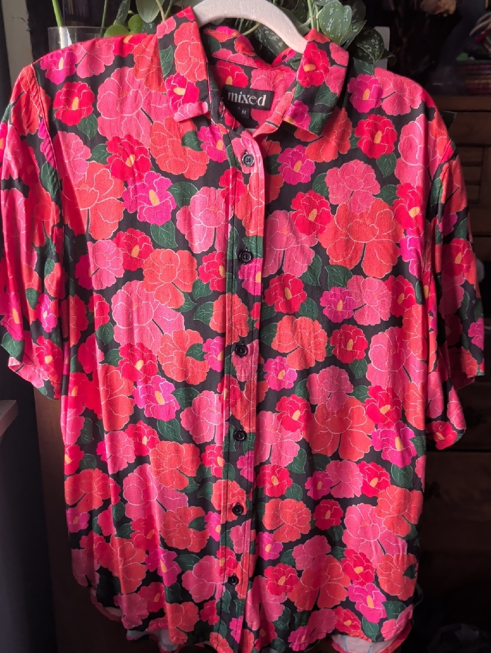 Mixed by Nasrin flower collared button shirt Medium